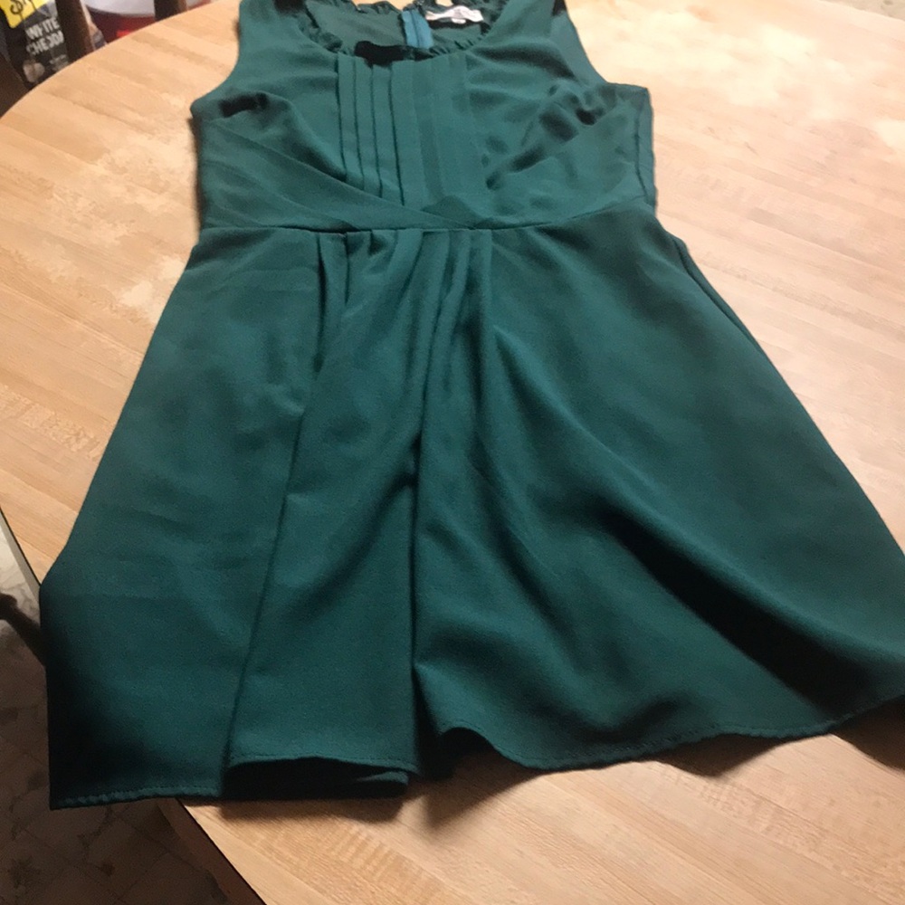 Elegant Green Midi Dress